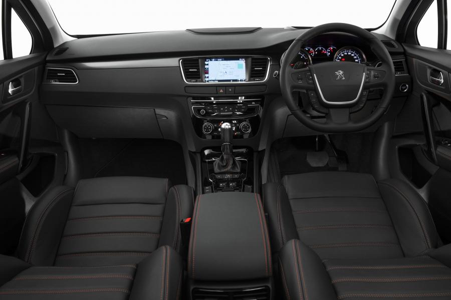  Peugeot 508 GT Touring 2015 года  (фото 13 из 15)